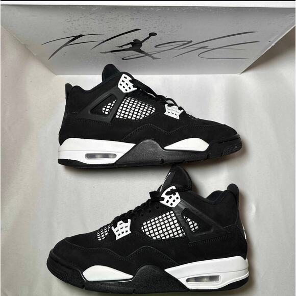 Size 8.5 - Nike Air Jordan 4 Retro White Thunder Men's Shoes - Picture 2 of 10